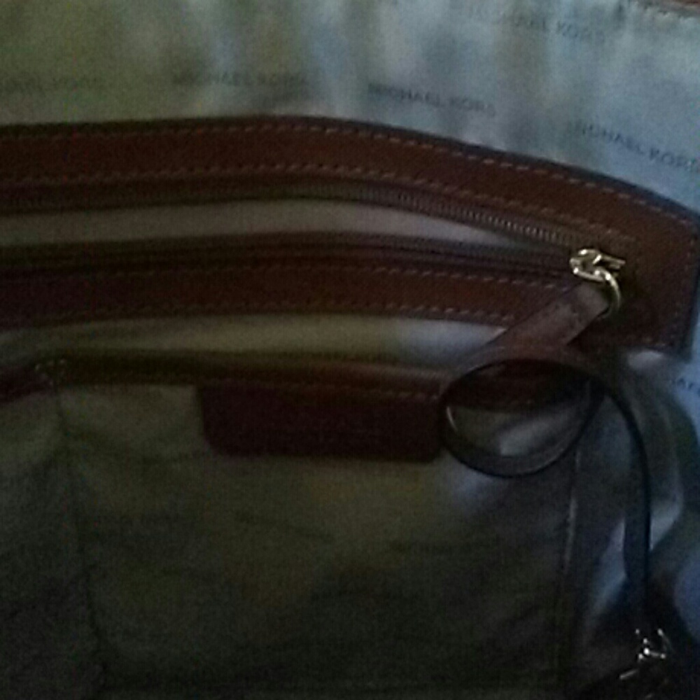 Michael Kors JetSet Bag - Picture 3 of 3